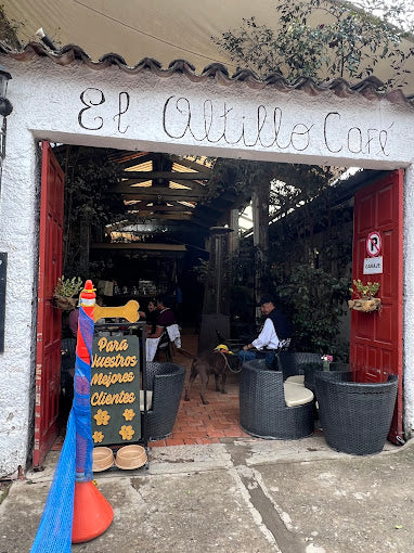 
                      
                        El Altillo Café Usaquén 1
                      
                    