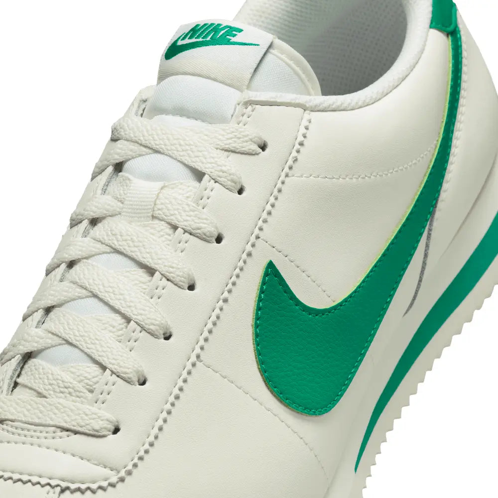 
                      
                        Zapatillas Nike Cortez de Hombre
                      
                    