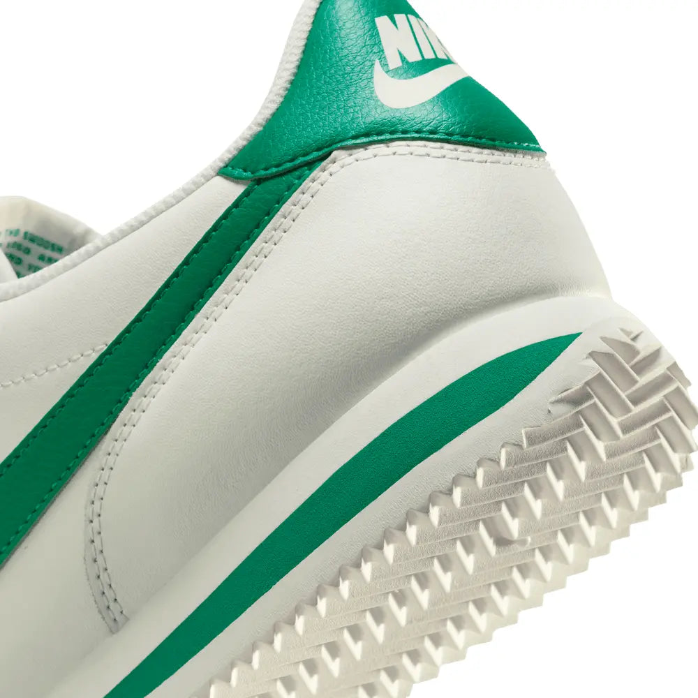 
                      
                        Zapatillas Nike Cortez de Hombre
                      
                    