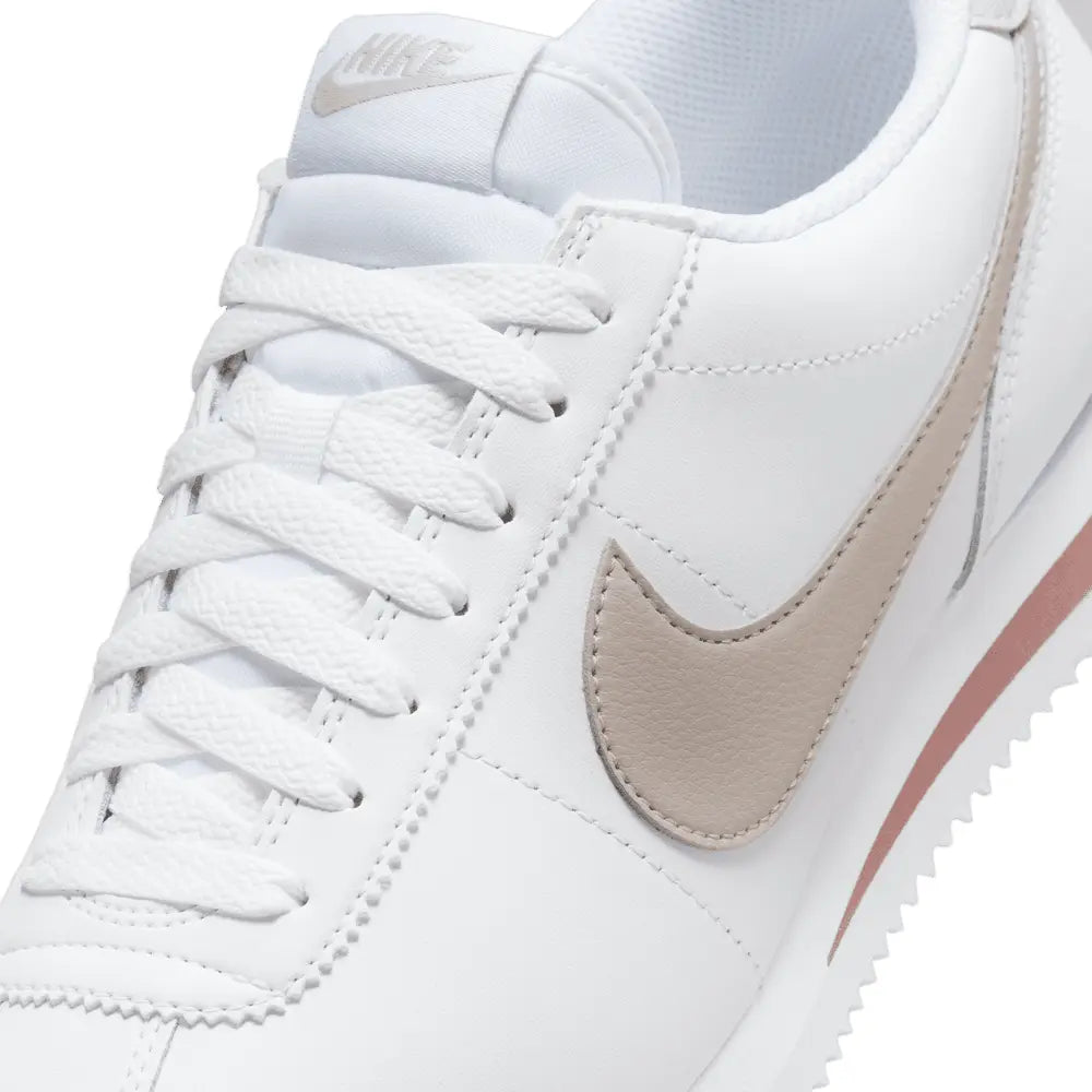 
                      
                        Zapatillas Nike Cortez Leather de Mujer
                      
                    