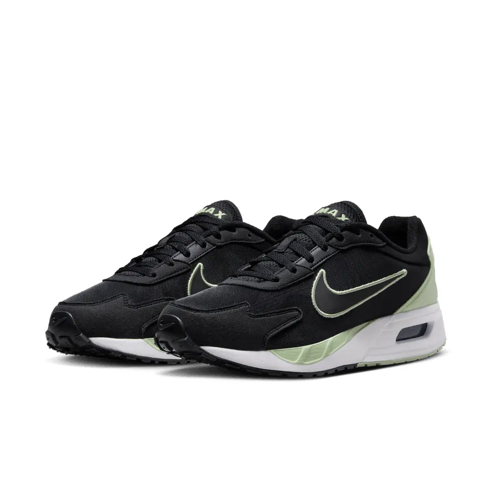 
                      
                        Zapatillas Nike Air Max Solo de Hombre
                      
                    