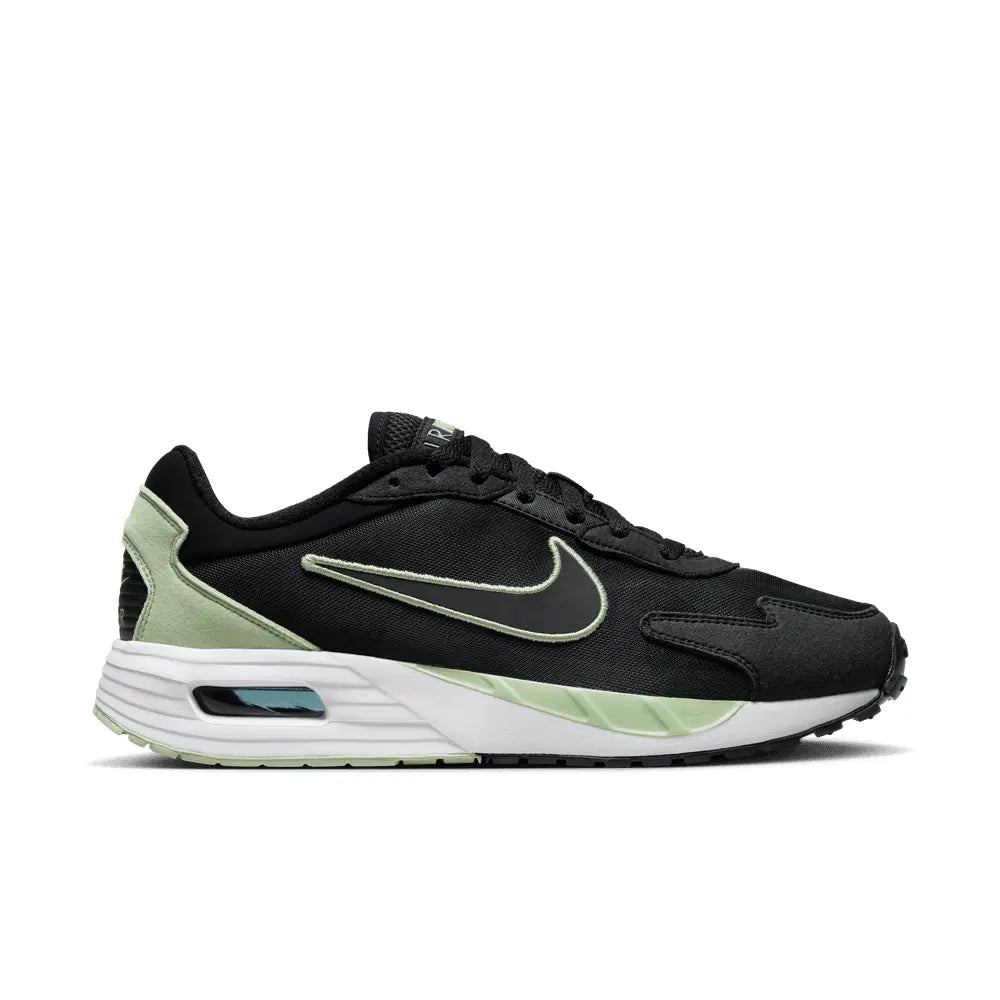 
                      
                        Zapatillas Nike Air Max Solo de Hombre
                      
                    
