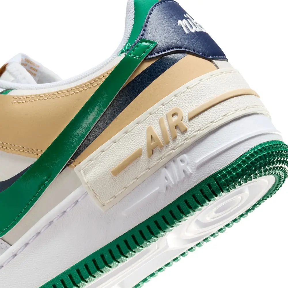 
                      
                        Zapatillas Nike Air Force 1 Shadow de Mujer
                      
                    