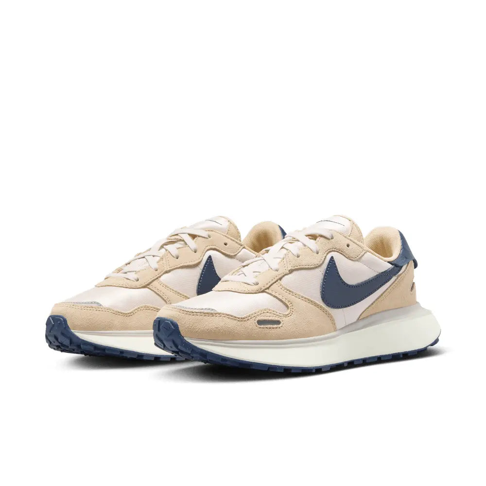 
                      
                        Zapatillas Nike Phoenix Waffle de Mujer
                      
                    