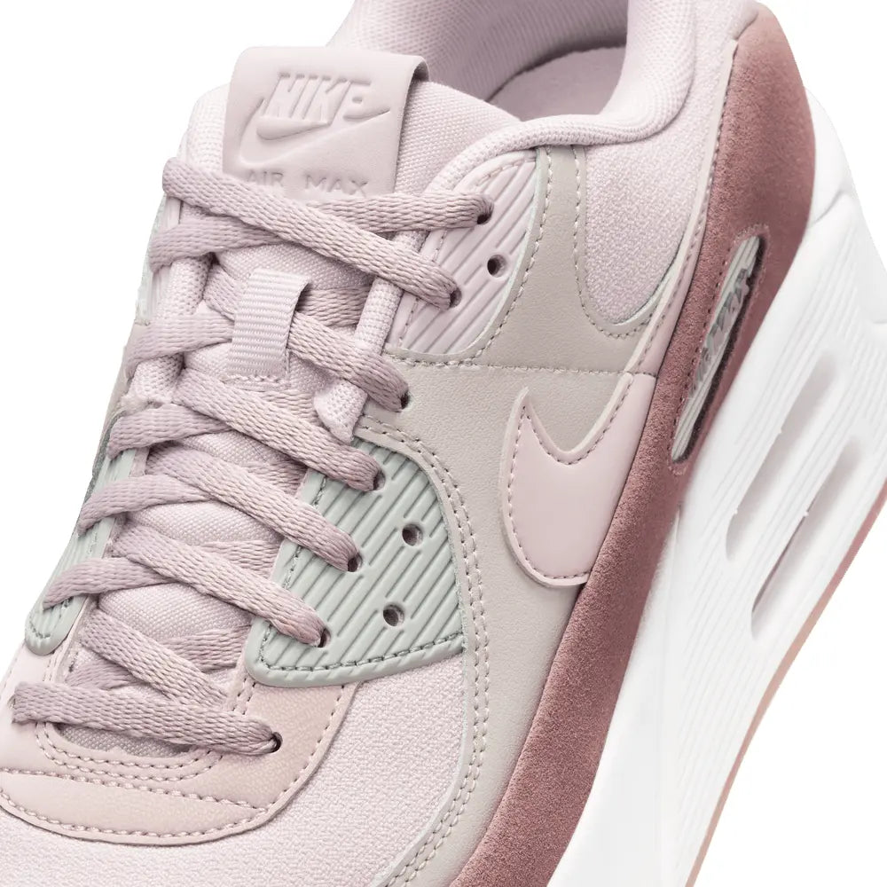 
                      
                        Zapatillas Nike Air Max 90 Lv8 de Mujer
                      
                    