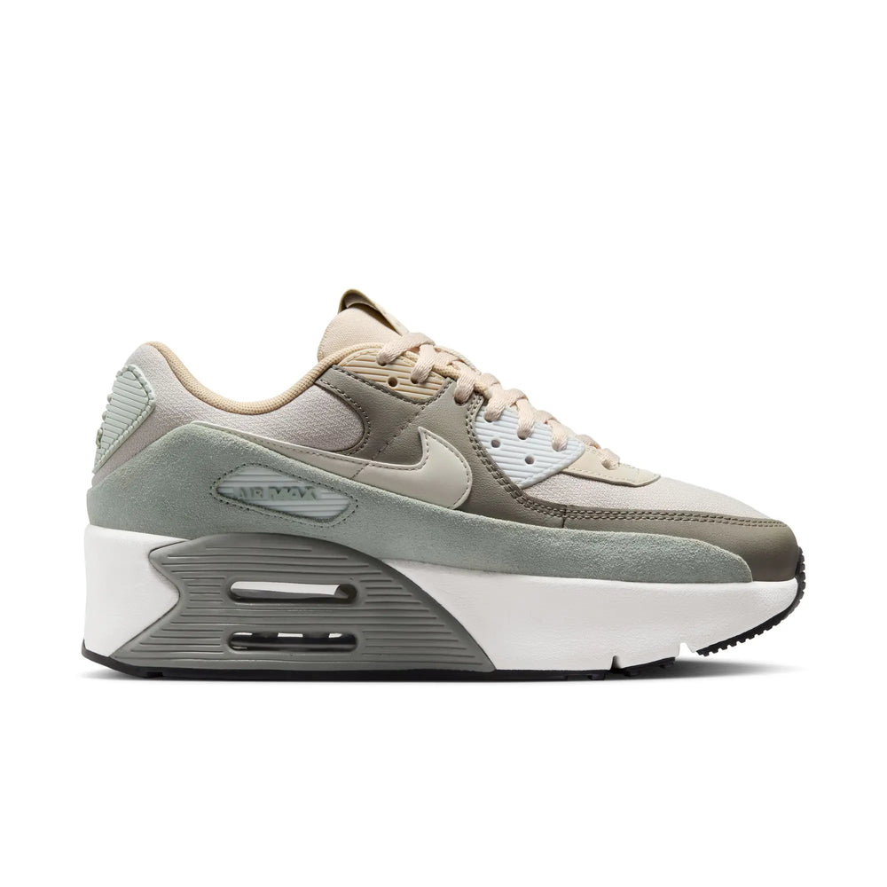 
                      
                        Zapatillas Nike Air Max 90 Lv8 de Mujer
                      
                    