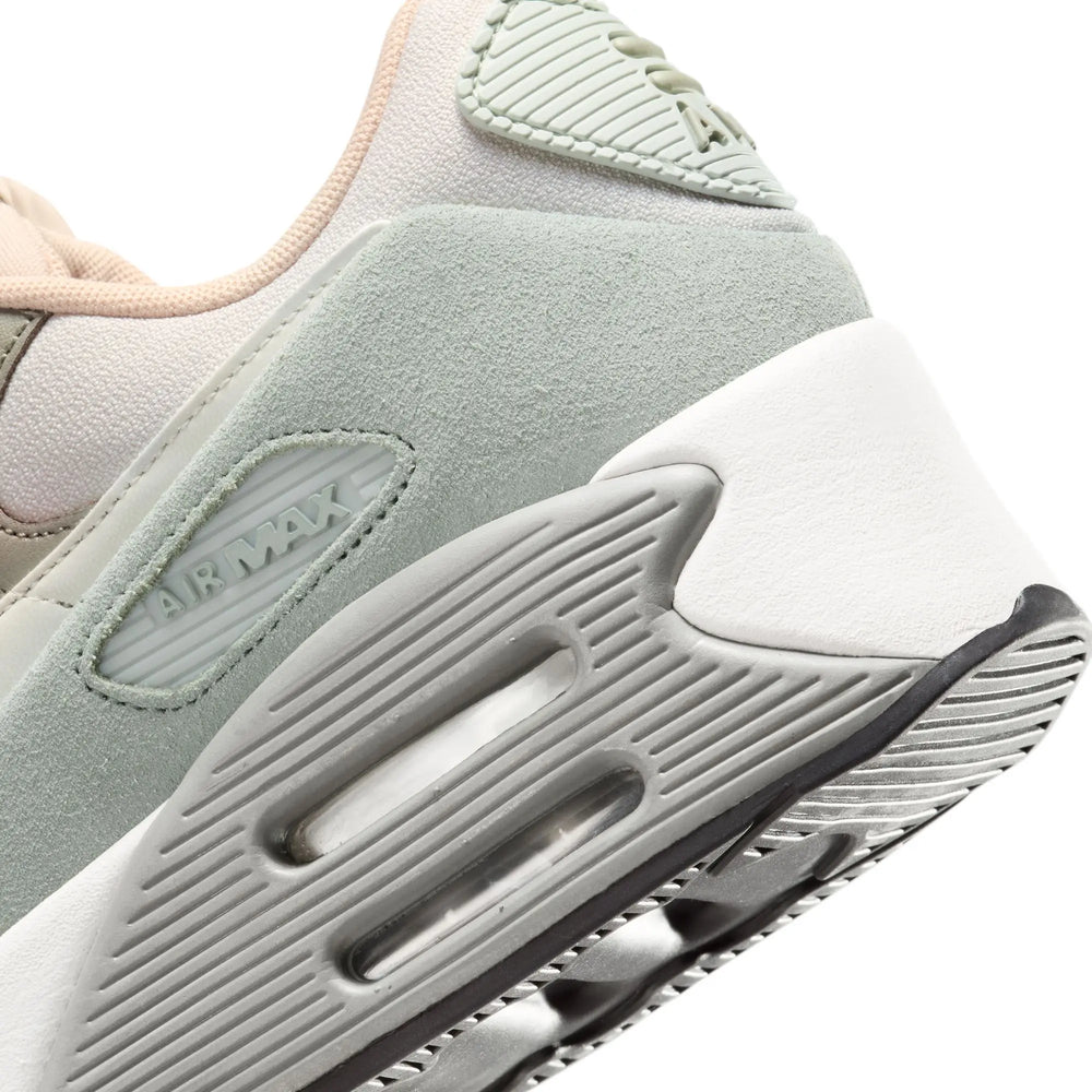 
                      
                        Zapatillas Nike Air Max 90 Lv8 de Mujer
                      
                    