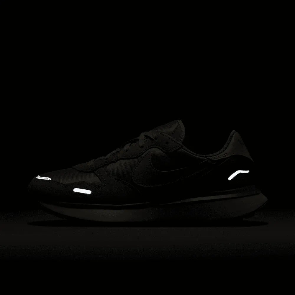
                      
                        Zapatillas Nike Phoenix Waffle de Mujer
                      
                    