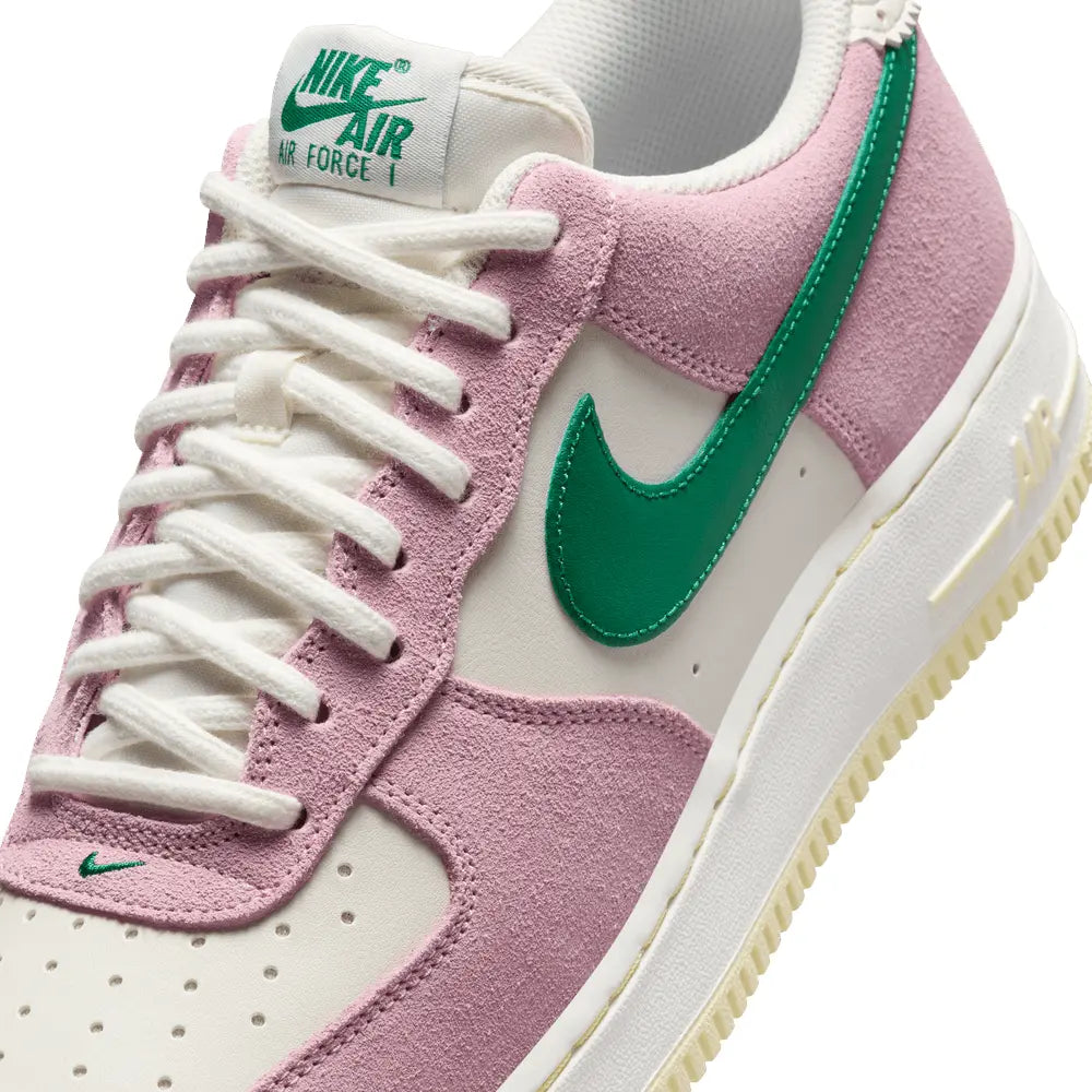 
                      
                        Zapatillas Nike Air Force 1 '07 Lv8 Nd de Hombre
                      
                    