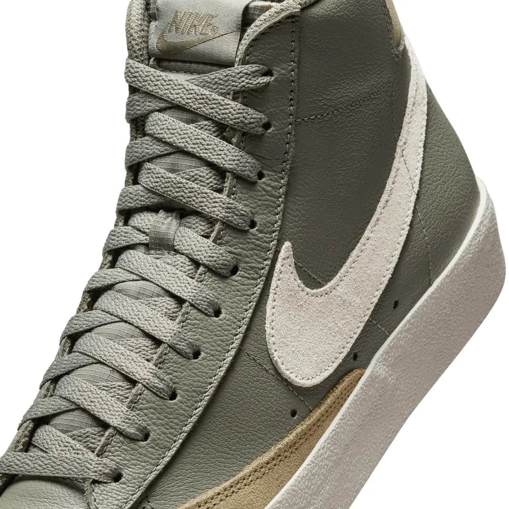 
                      
                        Zapatillas Nike Blazer Mid 77 Prm de Hombre
                      
                    