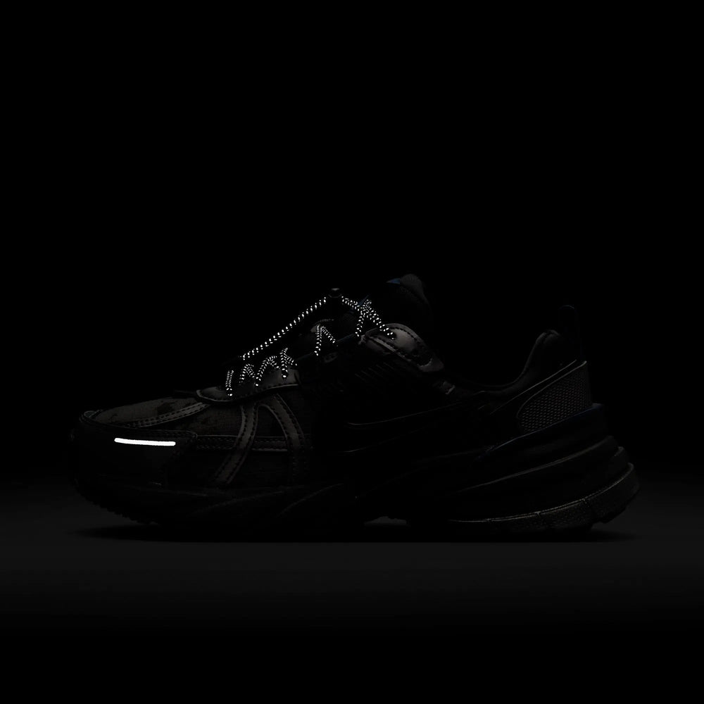 
                      
                        Zapatillas Nike V2K Run de Mujer
                      
                    