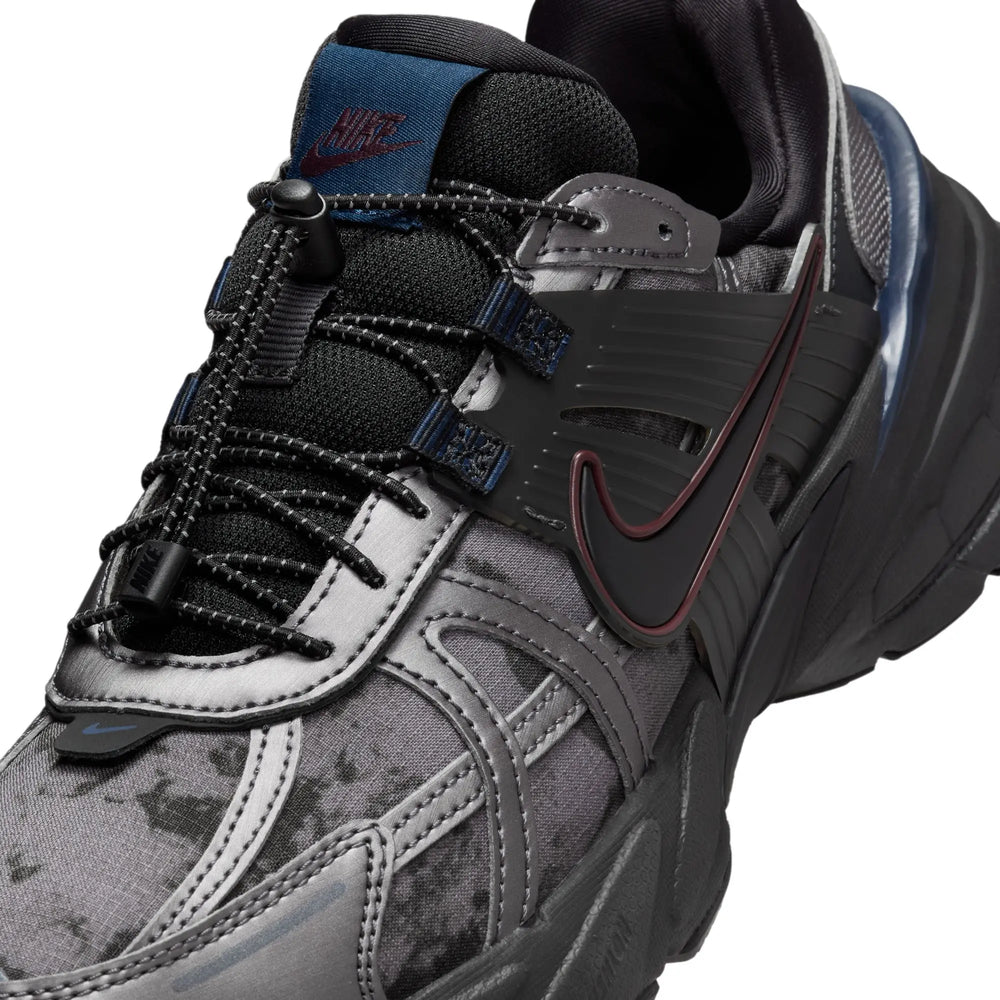 
                      
                        Zapatillas Nike V2K Run de Mujer
                      
                    